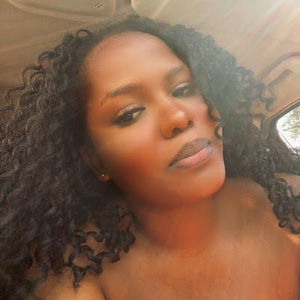 Meet your Posher, Eveline